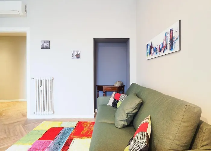 Apartamento Primopiano - Ferrante Aporti Flats Milán