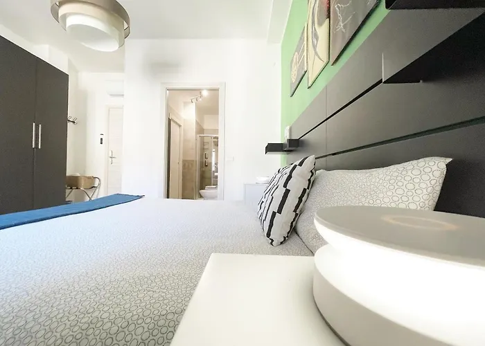 Milanholidays מילאנו