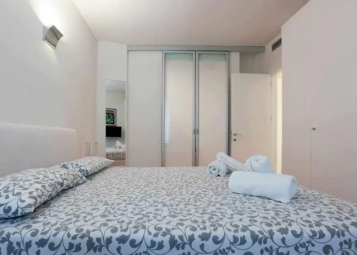 Brera Area Lovely Close To Piazza Duomo Lejlighed