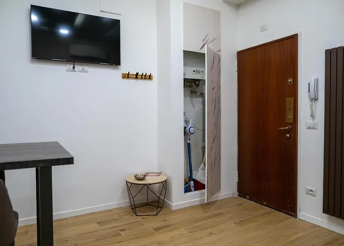 L Arche Comfort & Relax Brown Di Via Varesina Apartment