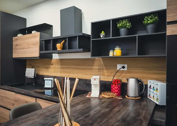 L Arche Comfort & Relax Brown Di Via Varesina Apartment