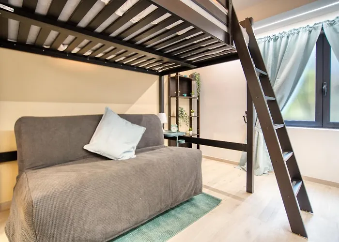 Suzzani 273 Hotel *