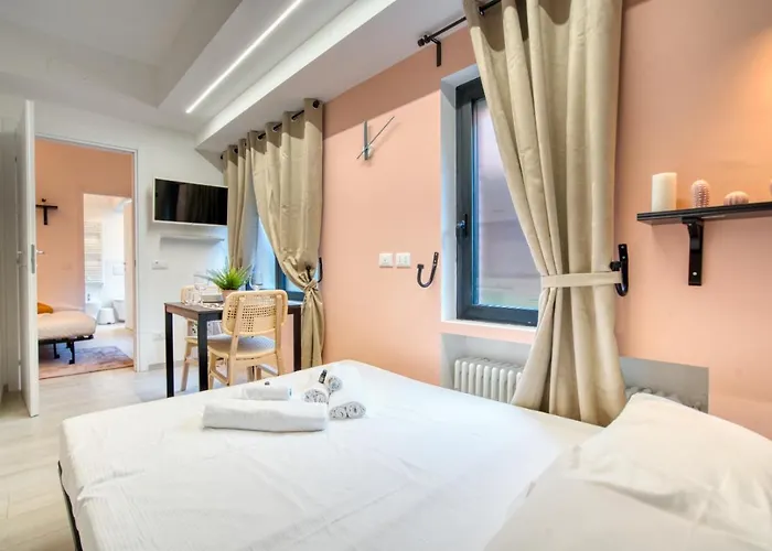 Hotel Suzzani 273 *