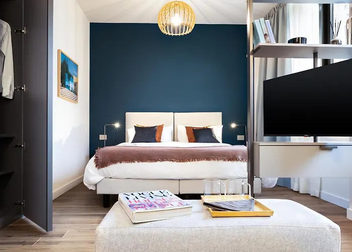 Aparthotel Co99 Art Building 4*