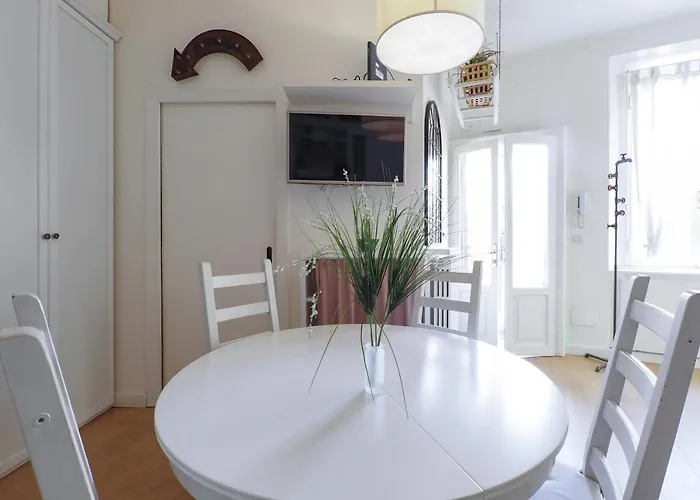 Contempora - Bilocale A Pochi Passi Piazza Baiamonti Διαμέρισμα