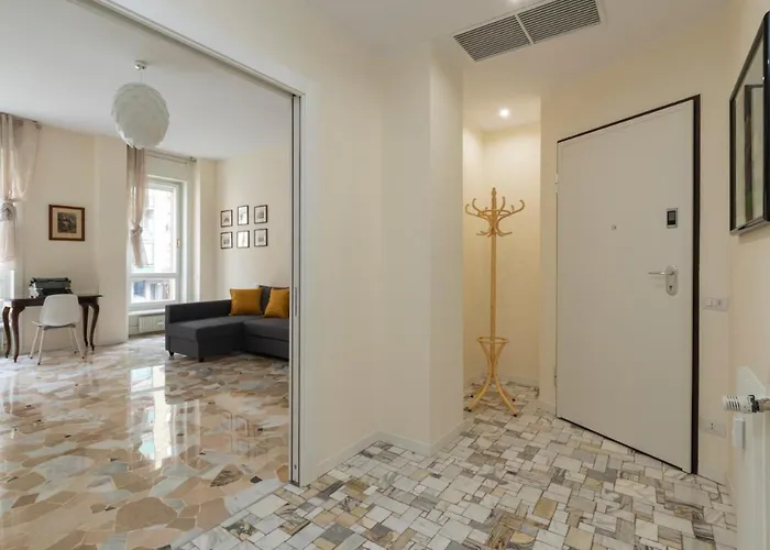 Joivy Modern 2bed Flat With Balcony, 250m From M5 Foppa And M2 Sant'agostino ミラノ