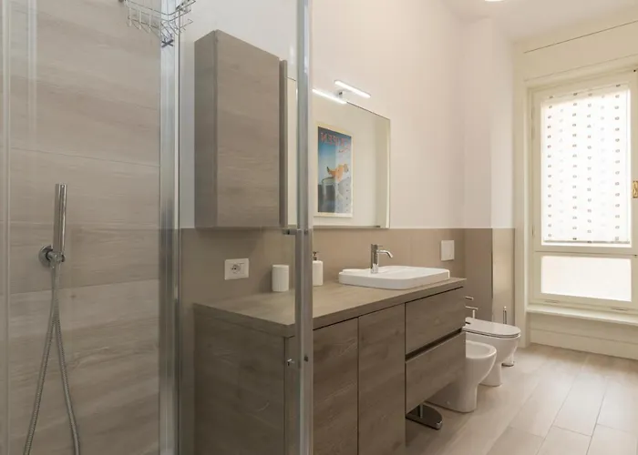 Joivy Modern 2bed Flat With Balcony, 250m From M5 Foppa And M2 Sant'agostino アパート *
