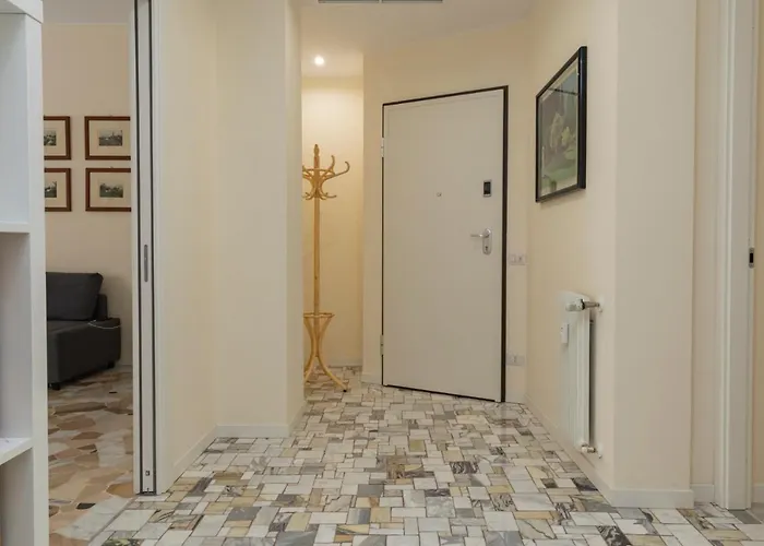 Joivy Modern 2bed Flat With Balcony, 250m From M5 Foppa And M2 Sant'agostino ミラノ