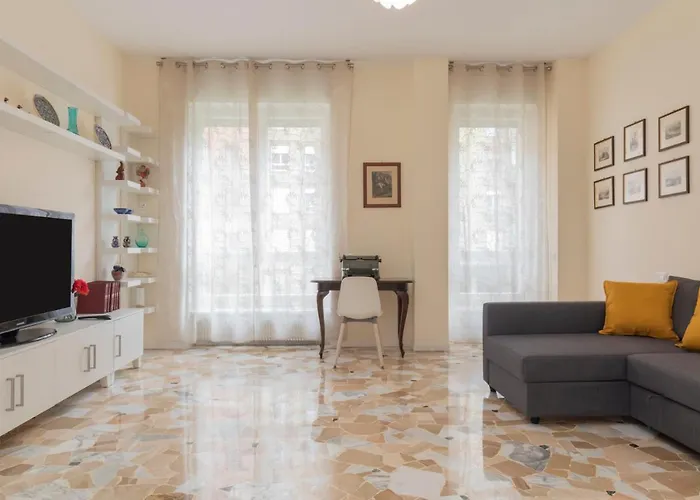 アパート Joivy Modern 2bed Flat With Balcony, 250m From M5 Foppa And M2 Sant'agostino