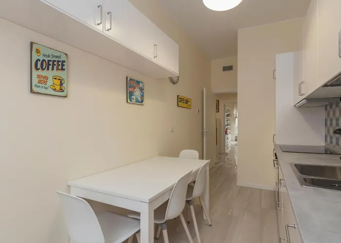 Joivy Modern 2bed Flat With Balcony, 250m From M5 Foppa And M2 Sant'agostino * ミラノ