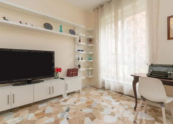 アパート Joivy Modern 2bed Flat With Balcony, 250m From M5 Foppa And M2 Sant'agostino