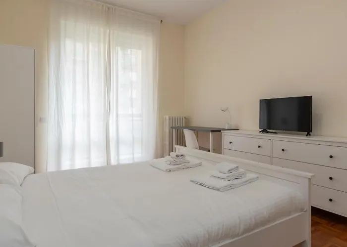 Joivy Modern 2bed Flat With Balcony, 250m From M5 Foppa And M2 Sant'agostino