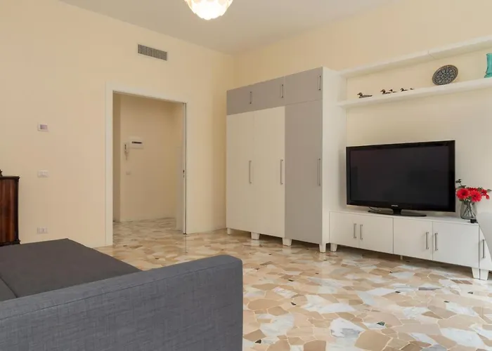 Joivy Modern 2bed Flat With Balcony, 250m From M5 Foppa And M2 Sant'agostino * ミラノ