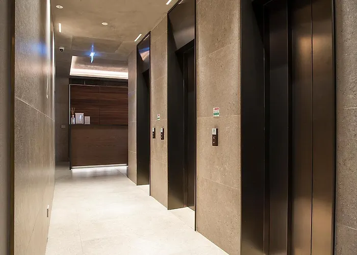 Easyhomes-central Tower 아파트