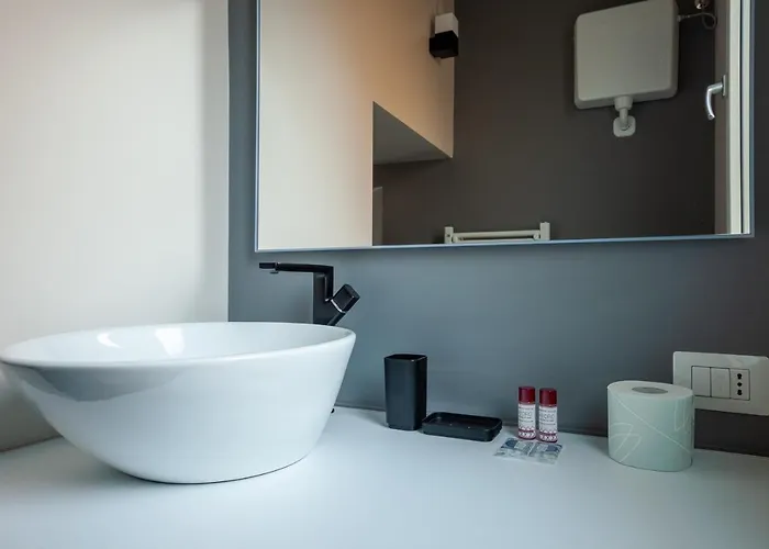 Renovated In Center - Commenda 21