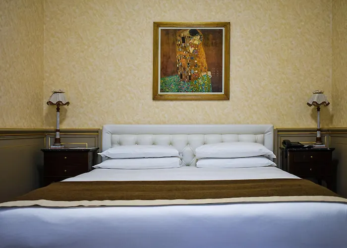 מלון Romana 4*