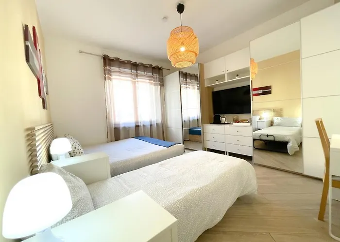 Milanholidays בית הארחה