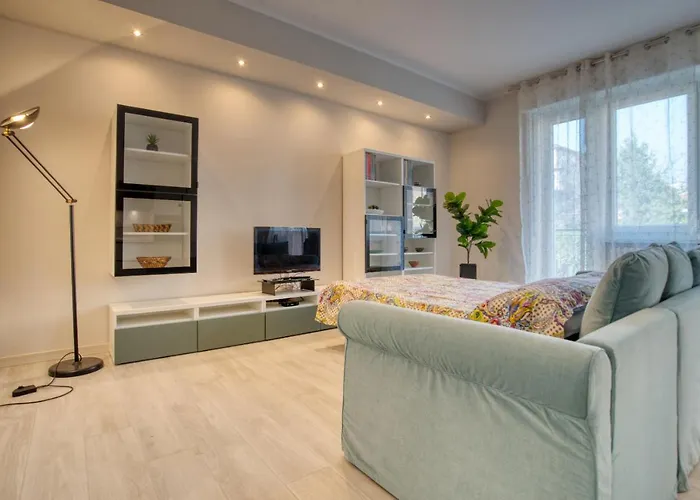 Guesthost - Casa Janas * Milánó