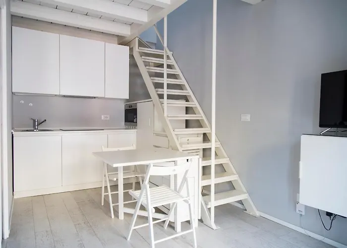 Youhosty - Custodi 12