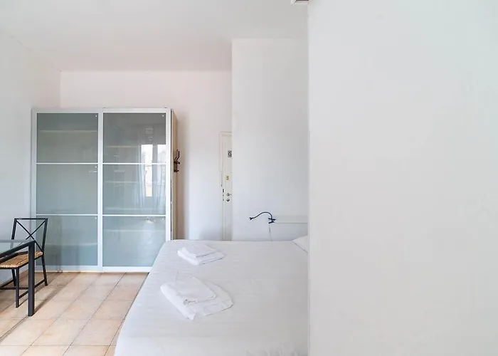 Hbhall Residenze Darsena Apartament *