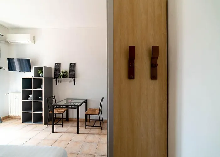 Hbhall Residenze Darsena Mediolan