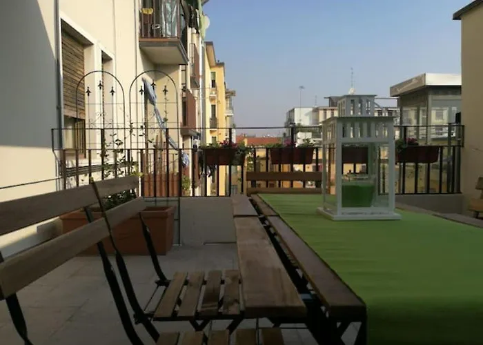 Con Grande Terrazzo In Via Lomellina - Lome 527 Milánó
