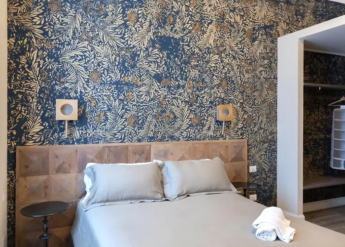 ゲストハウス Household Settembrini 4*