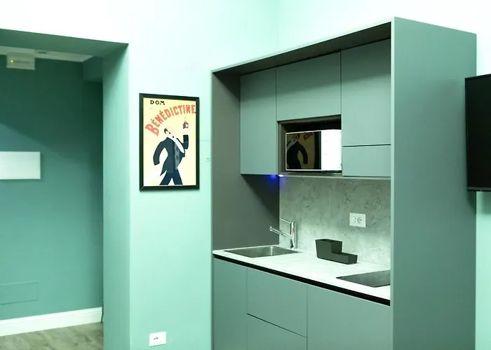 ゲストハウス Household Settembrini 4*