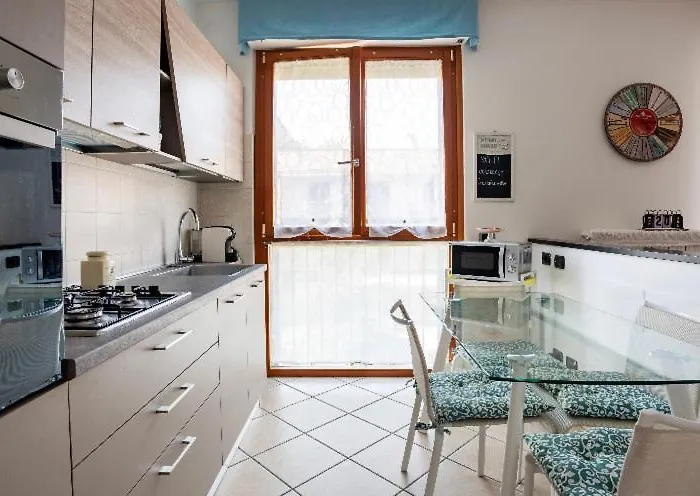 Casti - Mm3 Comasina Appartamento Milano