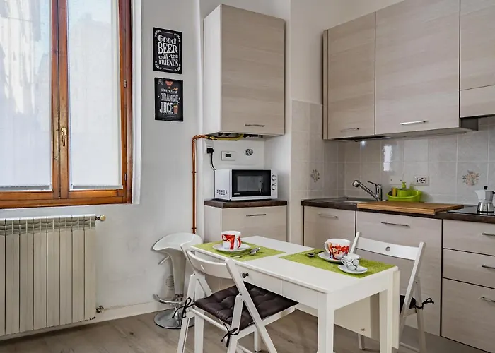 Milano, La Casetta Di Beatrice - By Host4u Lägenhet *