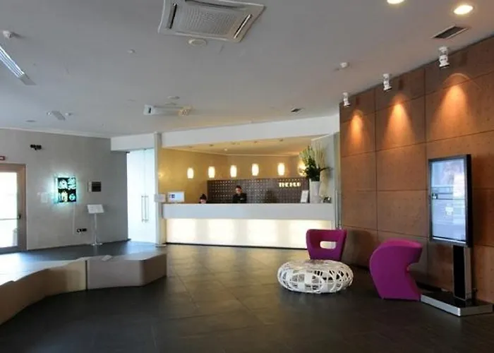 Western The Hub Hotel 4*