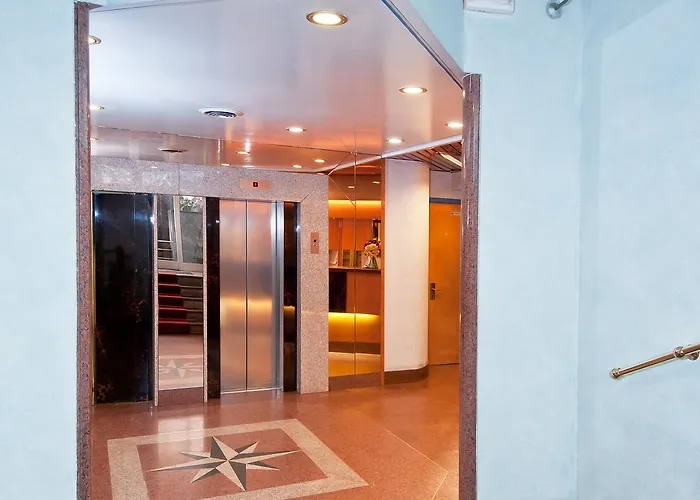 Lido Hotel 3*