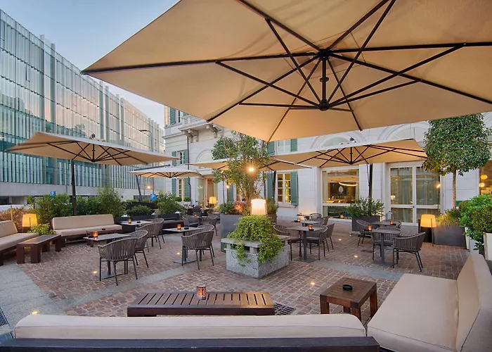 호텔 Avani Palazzo Moscova 4*
