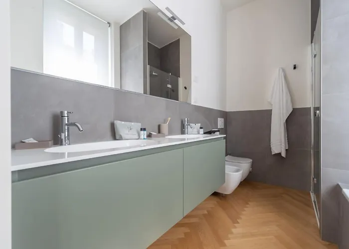 The Best Rent - Spacious Three-bedroom With Terrace Milano