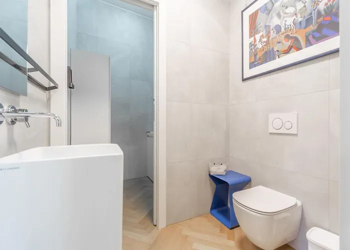 Daire The Best Rent - Spacious Three-bedroom With Terrace Milano
