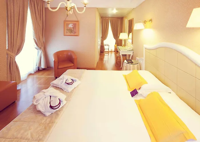 Отель Mercure Centro