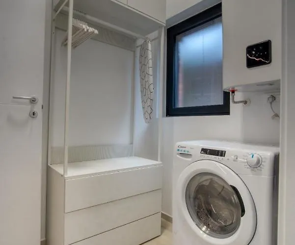 Hotel Suzzani 273 *