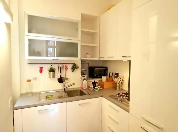 Charming Design Into Navigli District * ミラノ