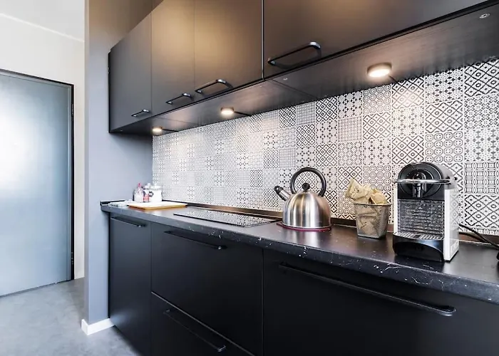 Black & White Flat In Naviglio/ Porta Genova Milaan