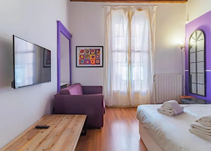 Lovely Flat Crocetta 1 아파트