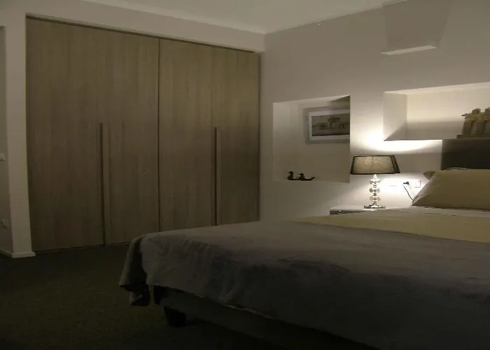 Zuretti 61 Panzió Milánó