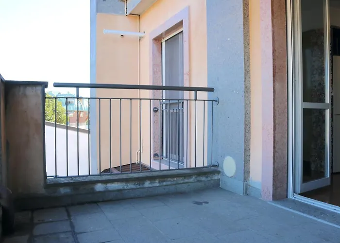 Happy Flat With Terrace