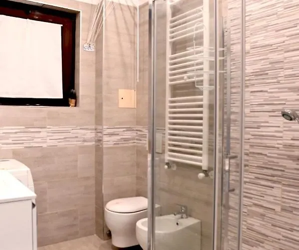 Lucca 22 بيت ضيافة ميلان