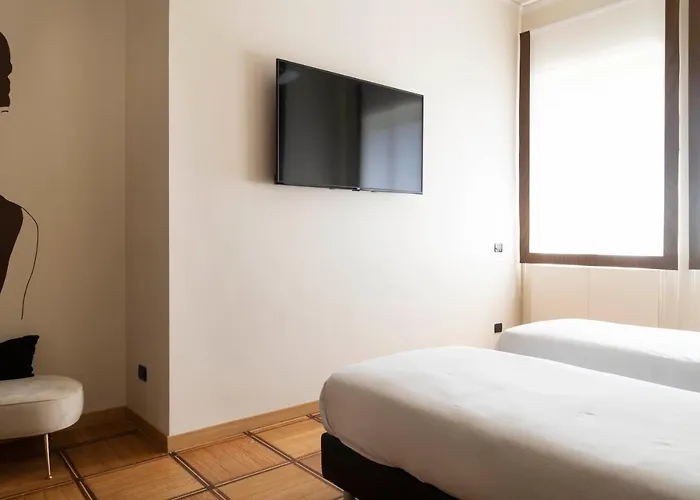 Appartamento An Elegant Vacation Near Duomo Milan, 2 Bedrooms, 6 Guests *