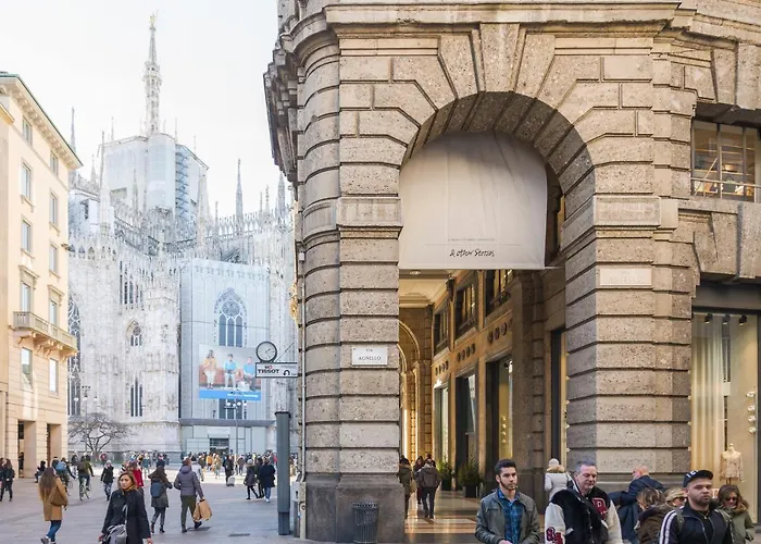 Appartamento An Elegant Vacation Near Duomo Milan, 2 Bedrooms, 6 Guests *
