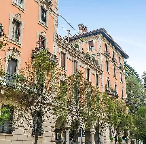 アパート Sant'Ambrogio Luxury Residence ミラノ