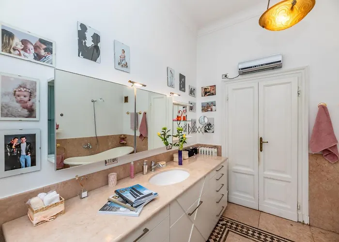 Very In Cadorna Station Area! Excellent If Arrive From Malpensa Airport Apartman