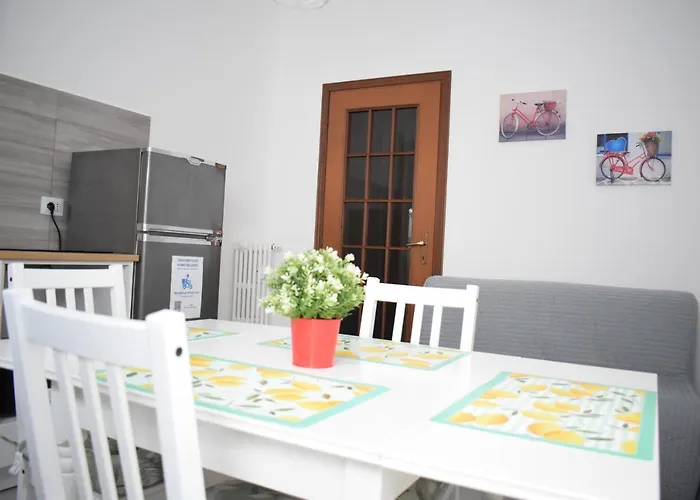 L'arche Comfort&relax - Gambara Square Di Via Palma شقة