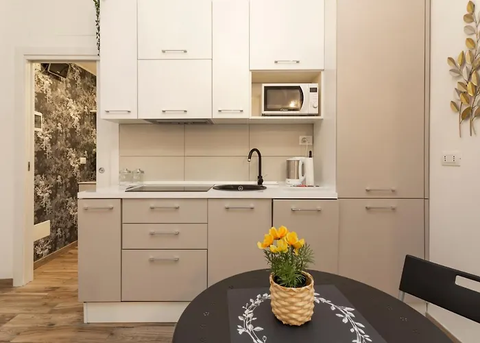 Lovely Flat - Orti 16 *