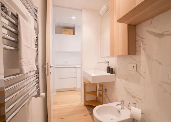 Amazing New - Navigli-centro, Mediolan